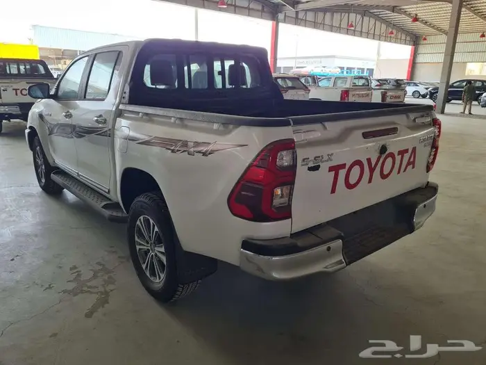 هايلوكس غمارتين فل كامل قير توماتيك 2025 13