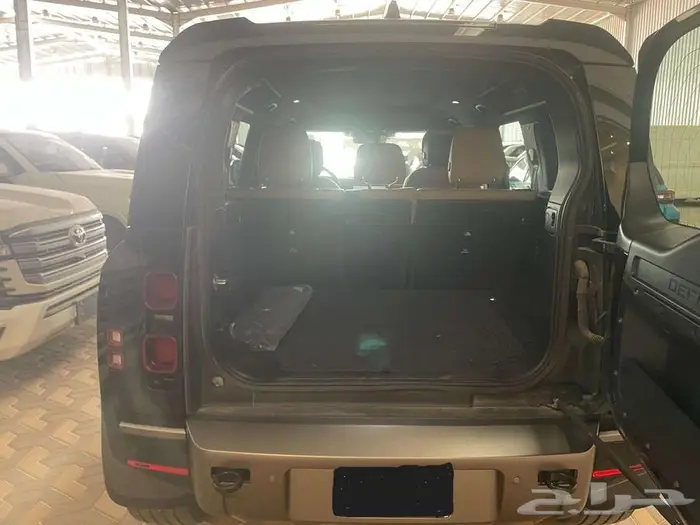 لاندروفر - ديفندر HSE V6 موديل 2025 الممشي 25 الف كم 9