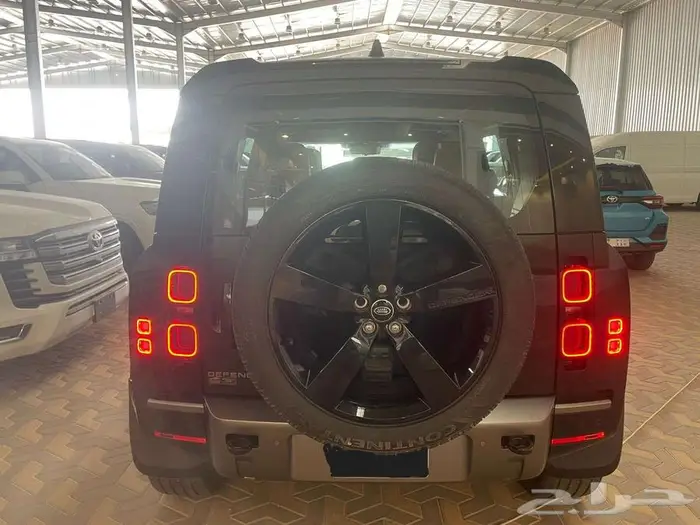 لاندروفر - ديفندر HSE V6 موديل 2025 الممشي 25 الف كم 5