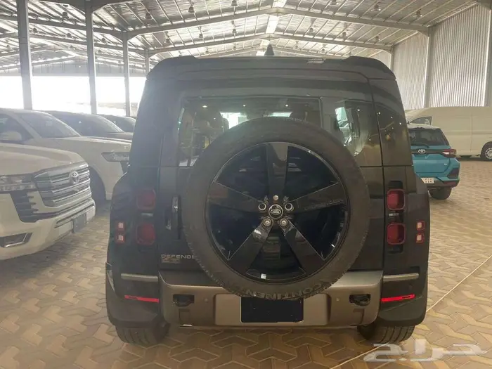 لاندروفر - ديفندر HSE V6 موديل 2025 الممشي 25 الف كم 4