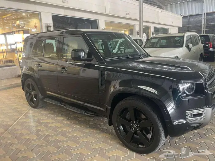 لاندروفر - ديفندر HSE V6 موديل 2025 الممشي 25 الف كم 3