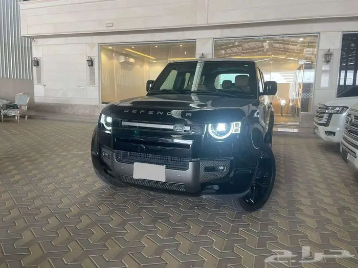 لاندروفر - ديفندر HSE V6 موديل 2025 الممشي 25 الف كم 0
