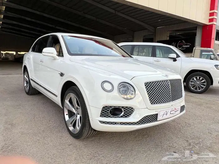 بنتلي بنتياقا موديل 2017 مستعمل بدى وكالة 2