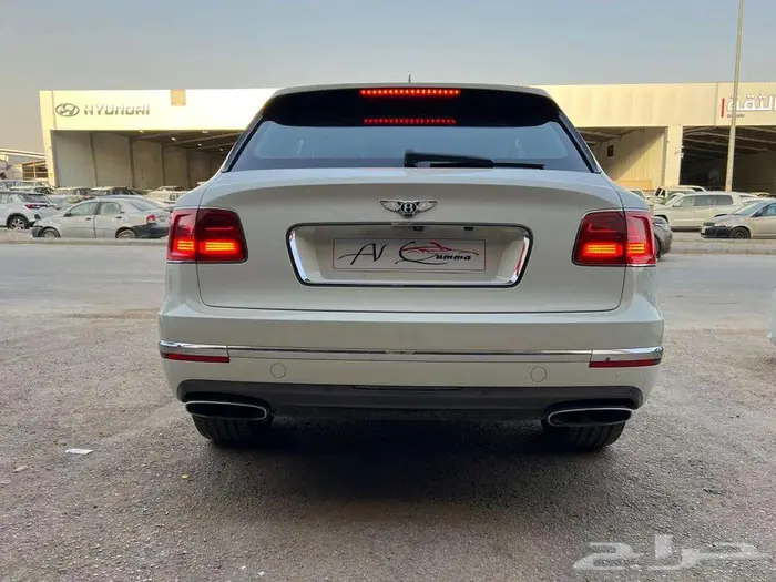 بنتلي بنتياقا موديل 2017 مستعمل بدى وكالة 20