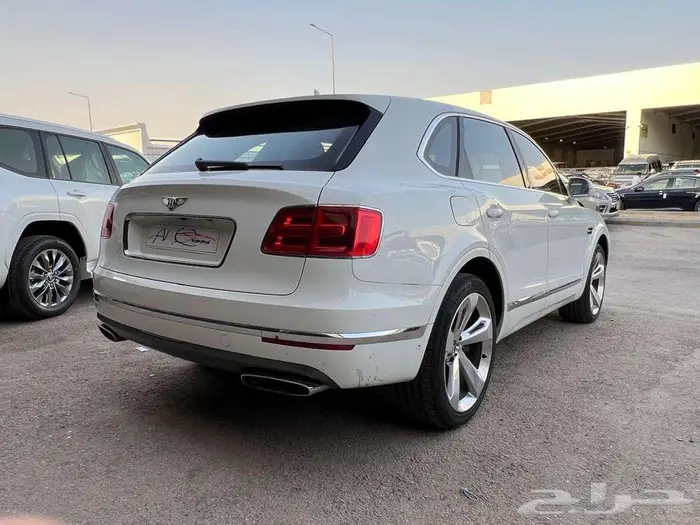 بنتلي بنتياقا موديل 2017 مستعمل بدى وكالة 19