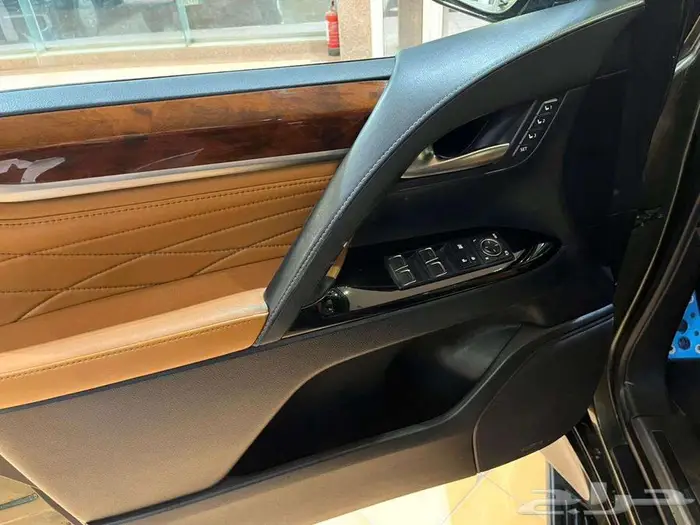 لكزس 570بلاك اديشن 2021 15