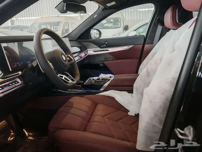 بي ام دبليو 735i موديل 2026 اسود خليجي 10