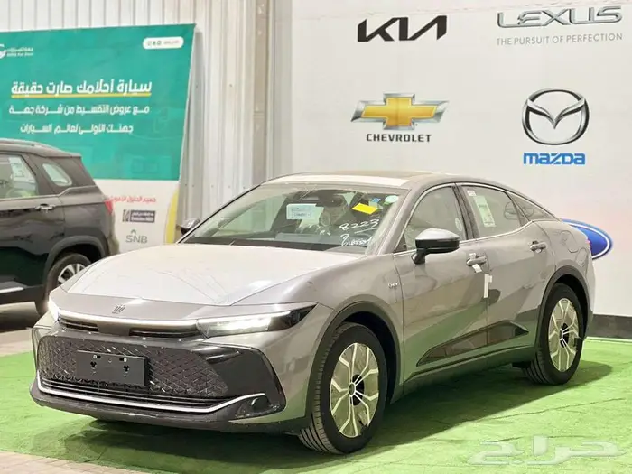 تويوتا كراون بريميوم هايبرد 2026 بأقل الأسعار 10
