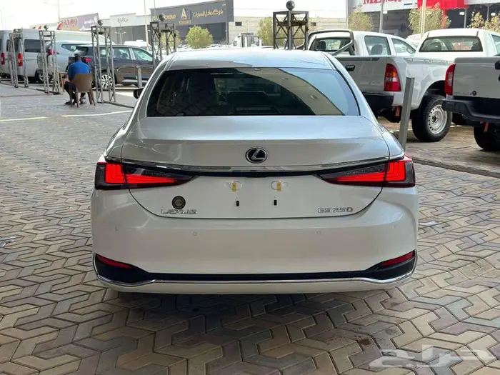 لكزس اي اس 250 AA استندر 2025 سعودي 11