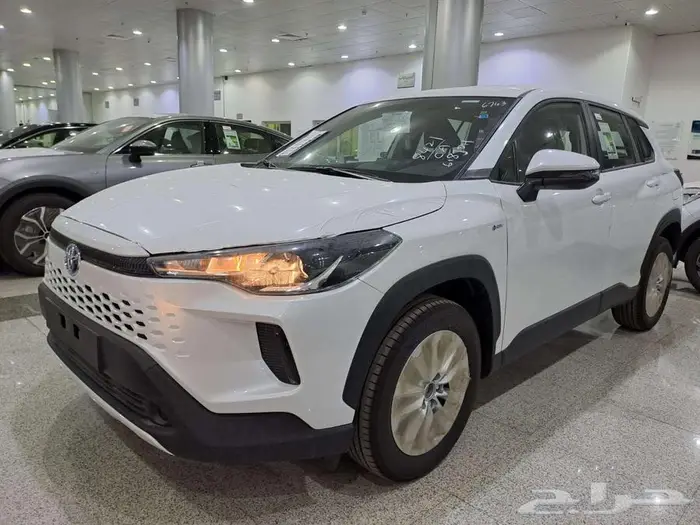 يوتا كورولا كروس LE ستاندر هايبرد موديل 2025 1