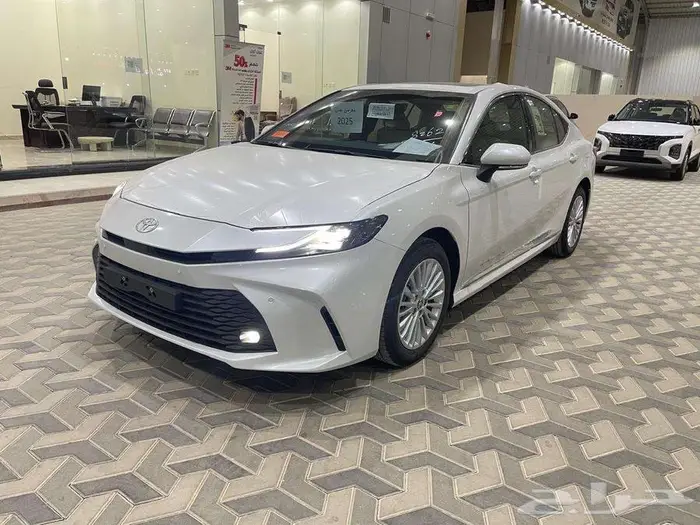 تويوتا كامري ال اي 2025 بنزين سعودي - كاش و اقساط 0