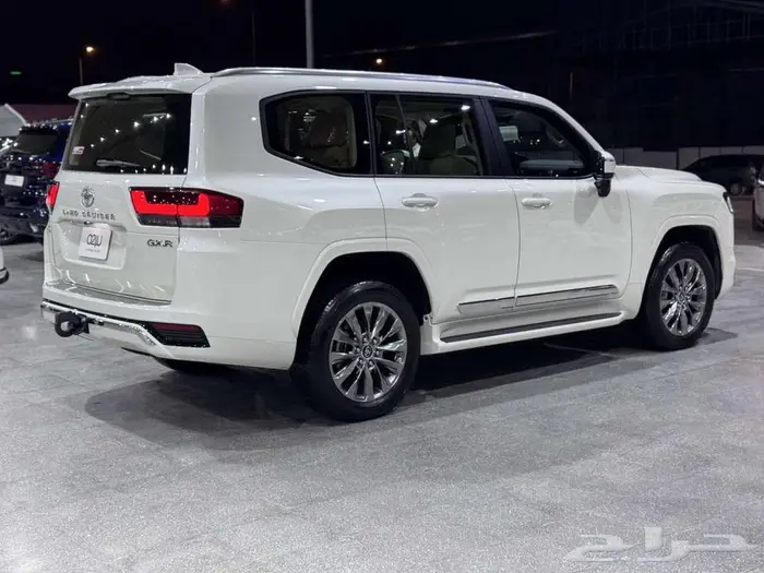 لاند كروزر GX.R موديل 2025 3