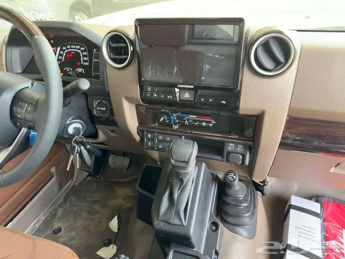 تويوتا شاص بنزين 2025 فل كامل رفرف سعودي 8