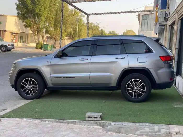 جيب جراند شيروكي تريل هوك2017 بانوراما فل كامل للبيع 3