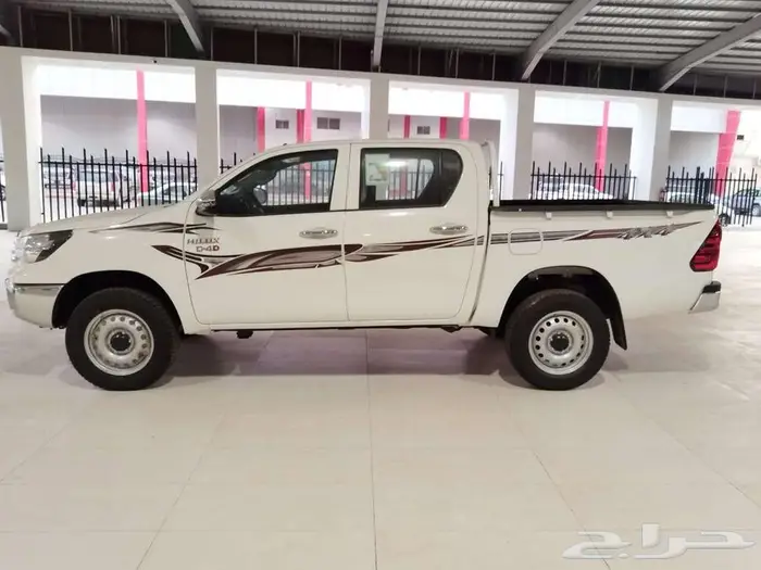 تويوتا هايلوكس غمارتين دبل ديزل سلق 2025 14