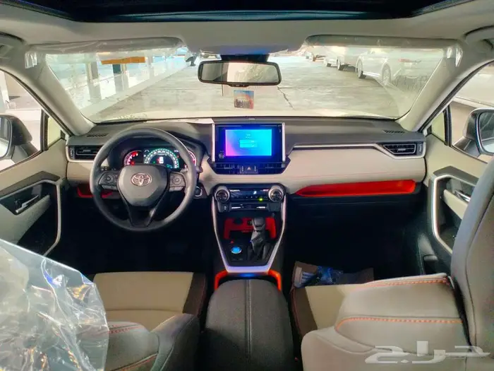 تويوتا راف فور 2.5 ادفنتشر 2025 15