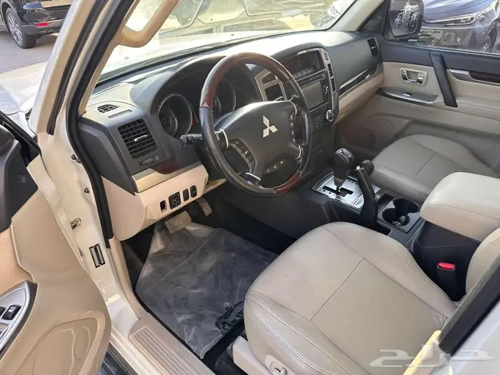 ميتسوبيشي باجيرو 2018 GLS 23