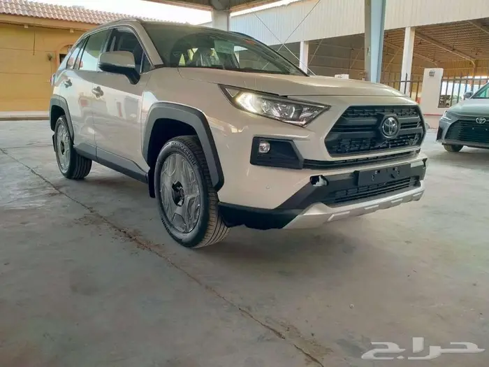 تويوتا راف فور 2.5 ادفنتشر 2025 5