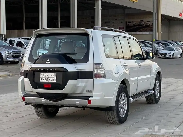 ميتسوبيشي باجيرو فل كامل 2017 4