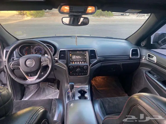 جيب جراند شيروكي تريل هوك2017 بانوراما فل كامل للبيع 25