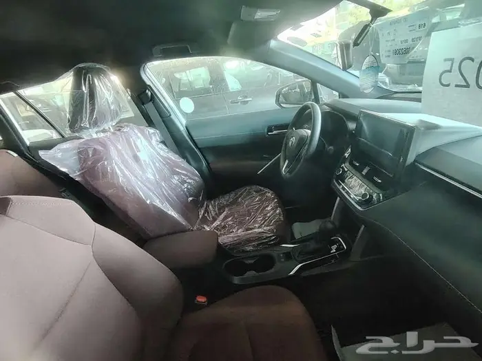 كورولا كروس ستاندر موديل 2025 حبه فقط ابيض لؤلؤي 17