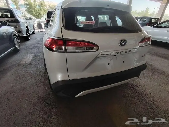 كورولا كروس ستاندر موديل 2025 حبه فقط ابيض لؤلؤي 14