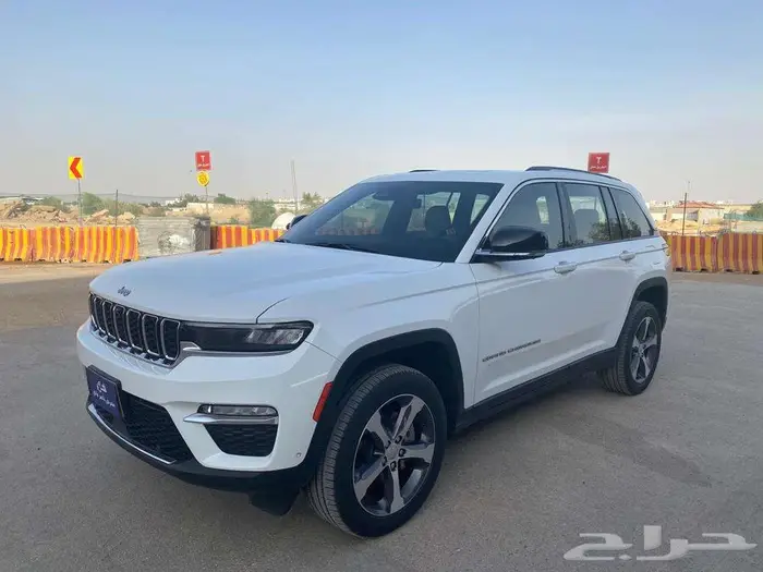 جيب جراند شيروكي 2023 ليمتد 1