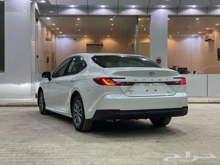 تويوتا كامري E ستاندر هايبرد 2025 - سعودي 4