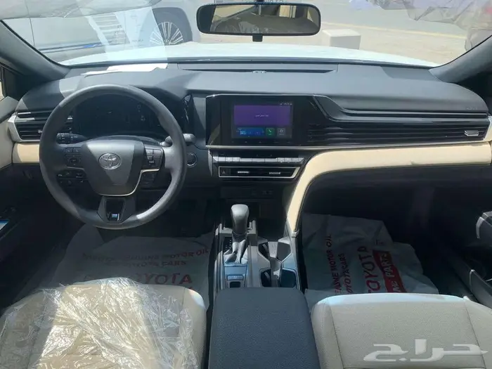 تويوتا كامرى E موديل 2025 8