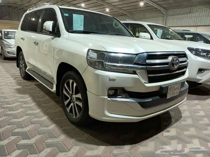 تويوتا لاندكروزر جي اكس ار V8 تورينج 2019 1