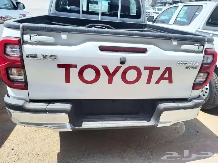 تويوتا هايلوكس فل بصمه موديل 2025 بريمي 130الف 4