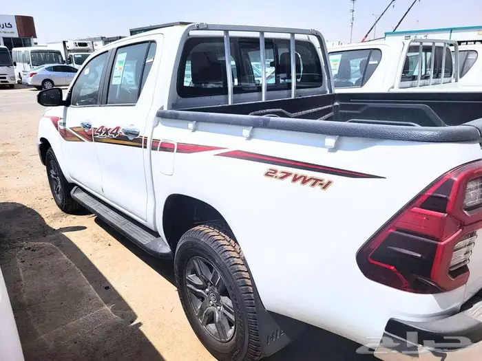 تويوتا هايلوكس فل بصمه موديل 2025 بريمي 130الف 3