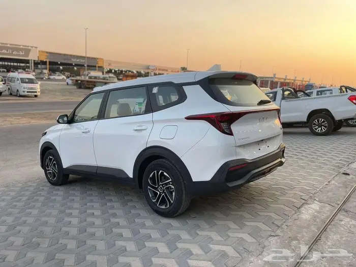 كيا كارينز ستاندر مطور 2025 2