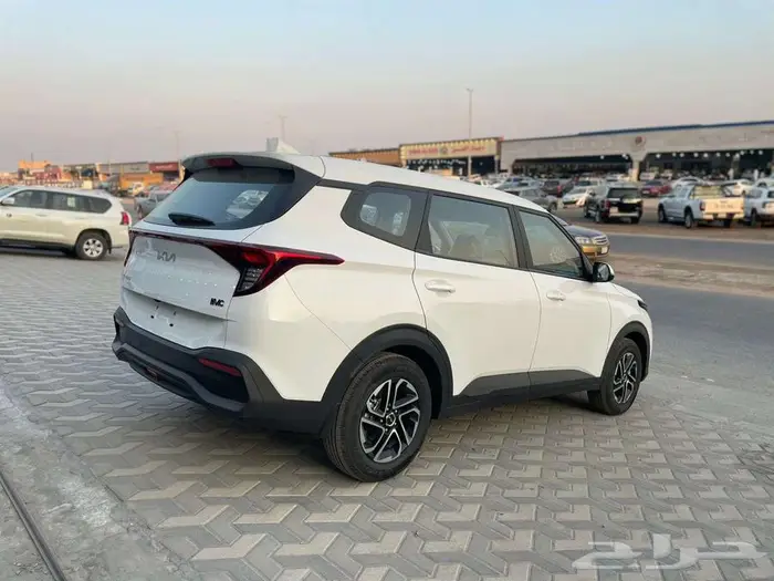 كيا كارينز ستاندر مطور 2025 3