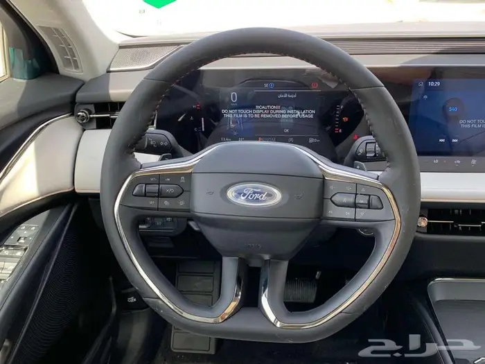 فورد توورس تيتانيوم موديل 2026 17