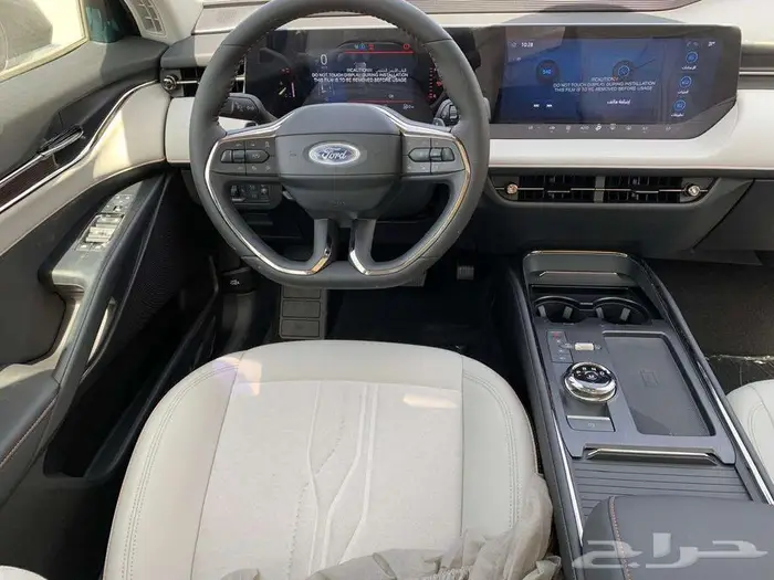 فورد توورس تيتانيوم موديل 2026 11