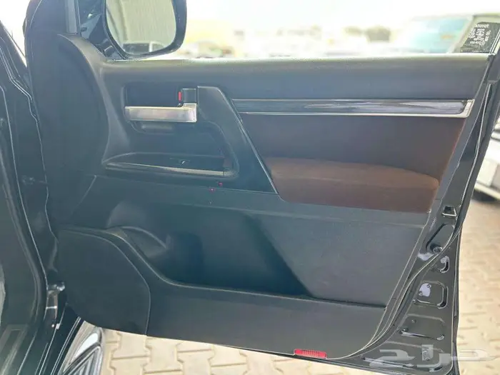 تويوتا لاندكروزر GXR 2021 فل اوبشن 20