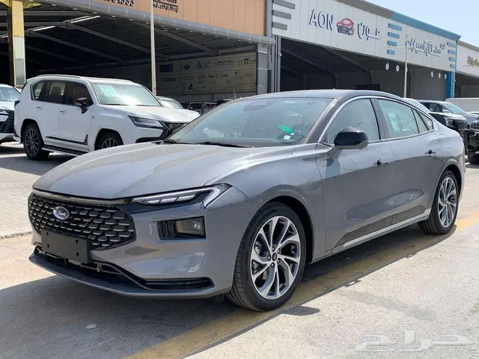 فورد توورس تيتانيوم موديل 2026 1