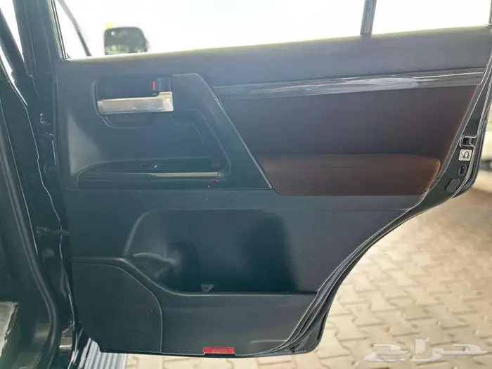 تويوتا لاندكروزر GXR 2021 فل اوبشن 21