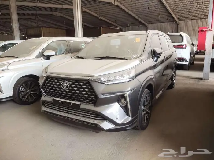 تويوتا فيلوز GLX 2025 2