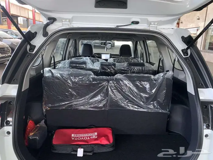 تويوتا -فيلوز -2025-GLX 12