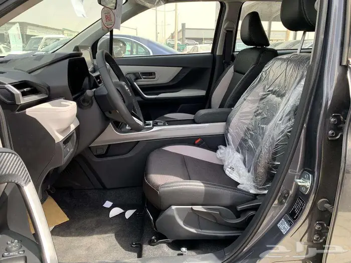 تويوتا فيلوز GLX بنزين 2025 سعودى 7