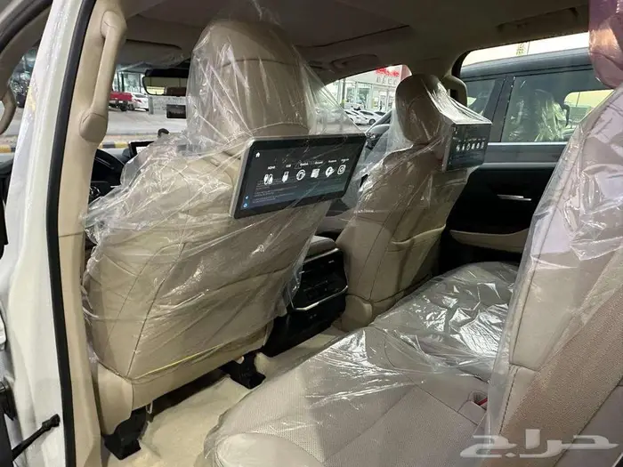 تويوتا لاندكروزر GXR 4 بنزين 2025 7