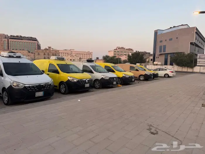 للبيع مجموعه سيارات رينو دوكر جاف وثلاجه 0