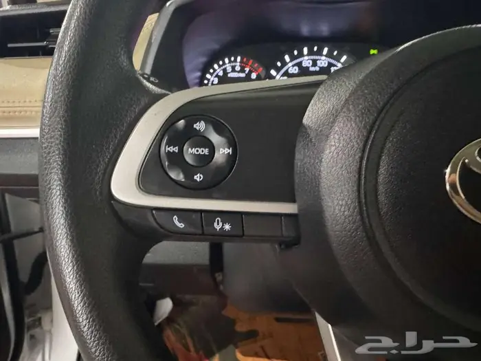 تويوتا يارس y استاندر 2023 6