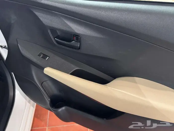 تويوتا يارس y استاندر 2023 15