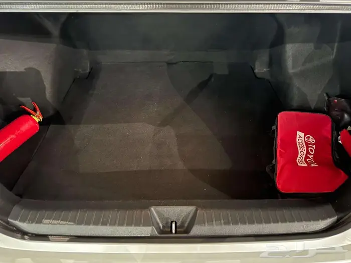 تويوتا يارس y استاندر 2023 11