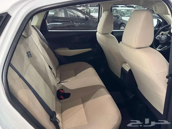 تويوتا يارس y استاندر 2023 18