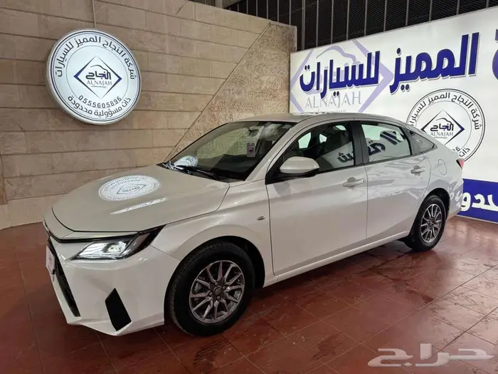 تويوتا يارس y استاندر 2023 1