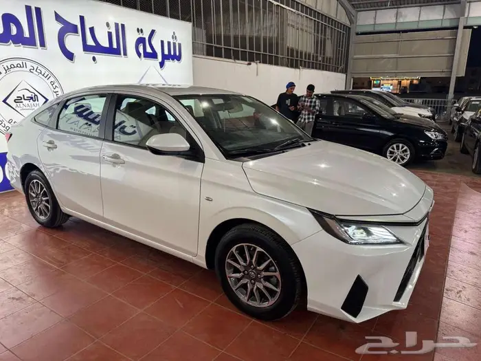 تويوتا يارس y استاندر 2023 2